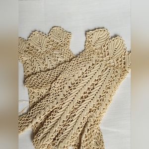 ANTIQUE HANDMADE IRISH CROCHET LACE LADIES GLOVES